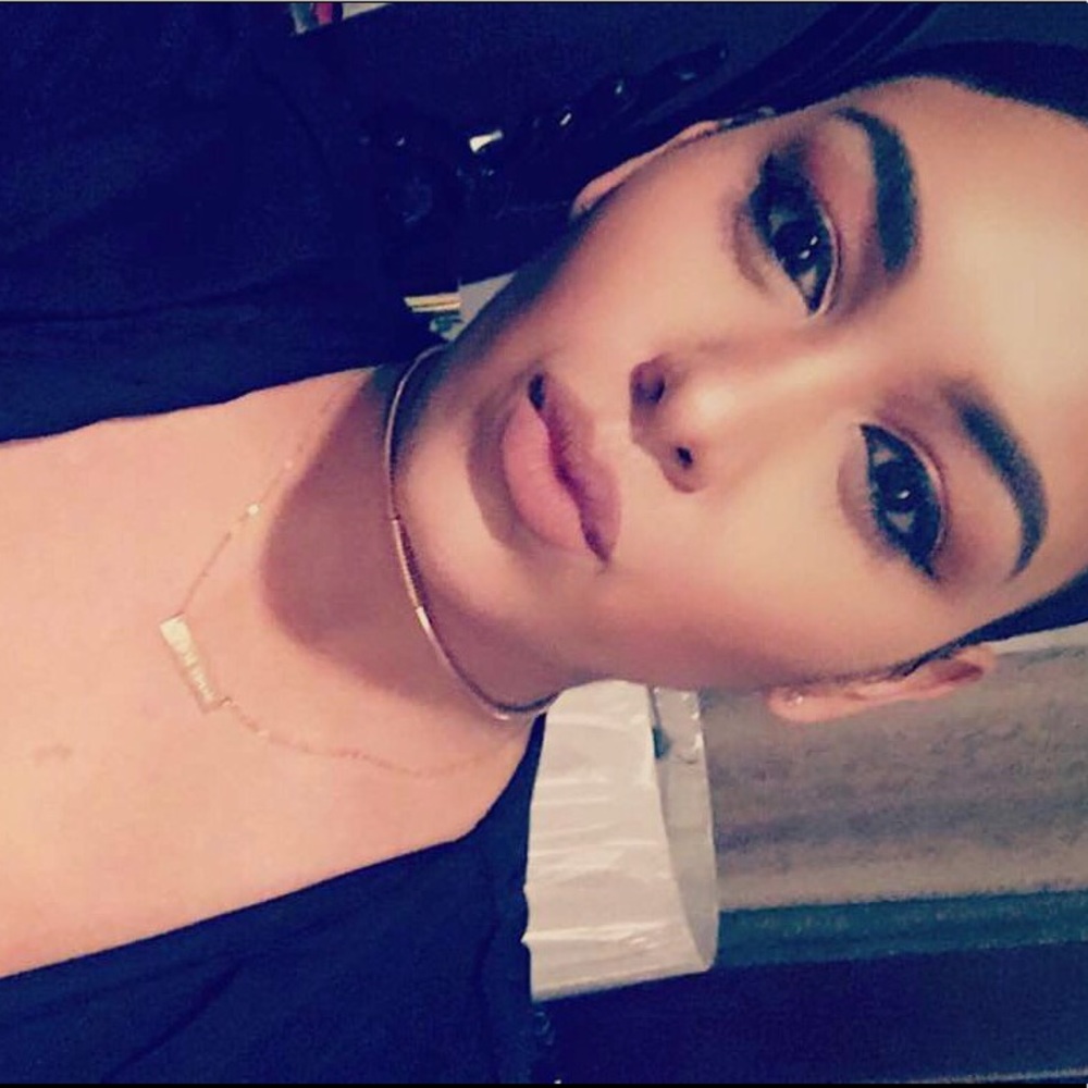 Meet your Posher, Mayrelina
